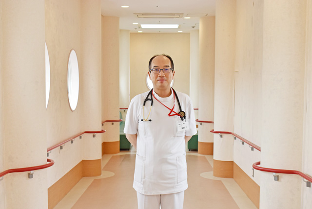 院長　服部　英明